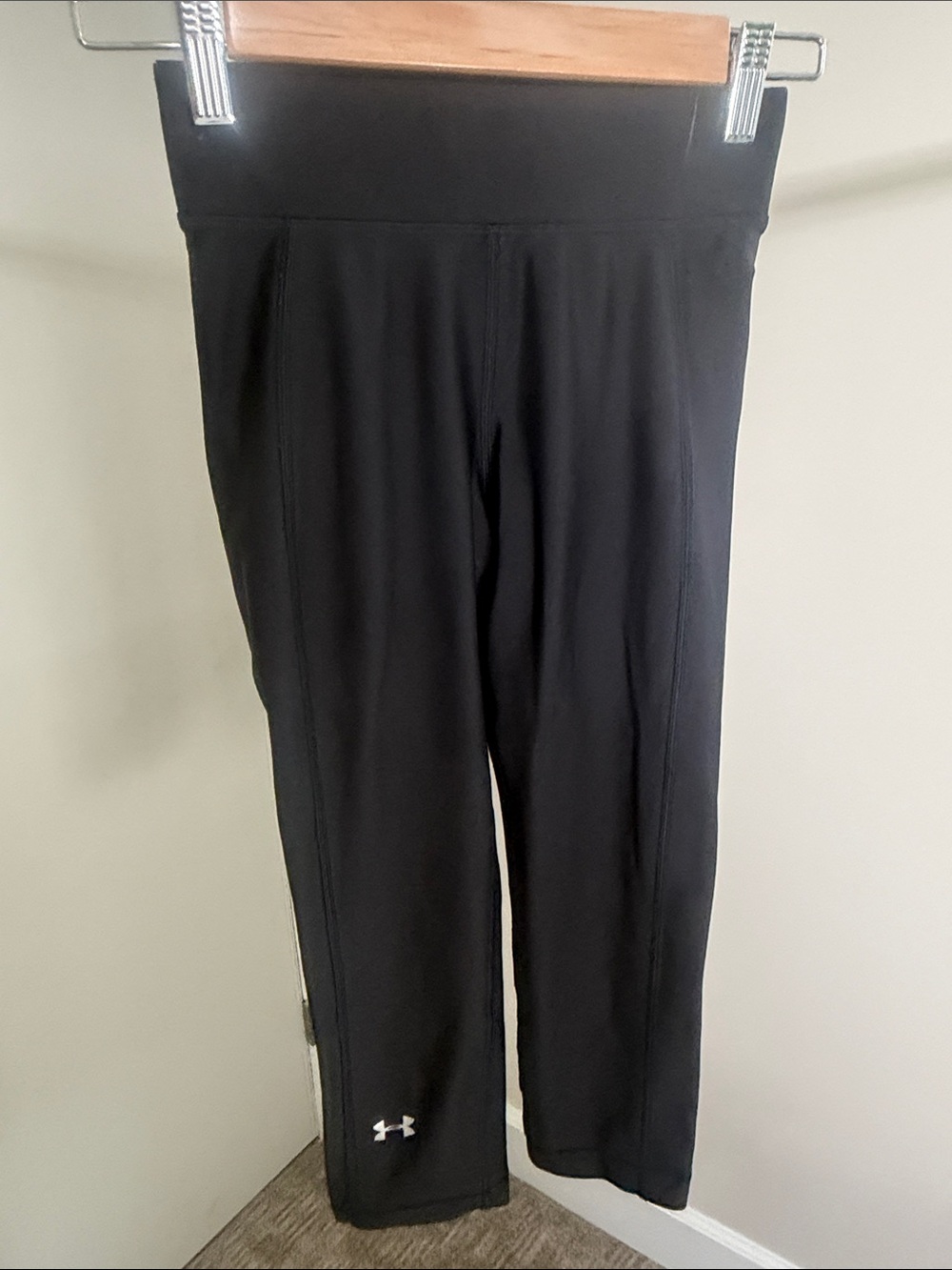 Under Armour Black Cropped Performance Leggings